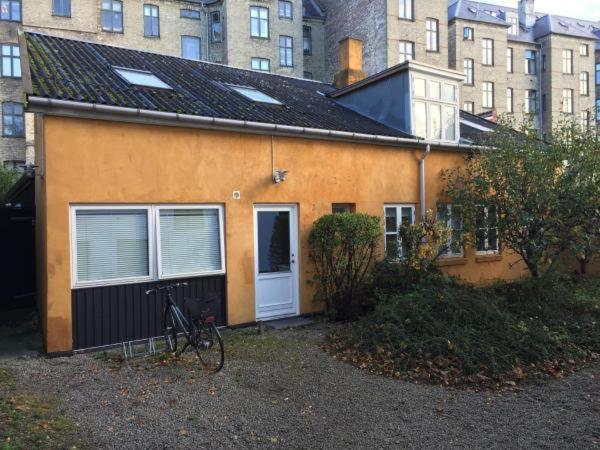 Rooms In Quiet Yellow Courtyard Apartment Kopenhagen Bagian luar foto