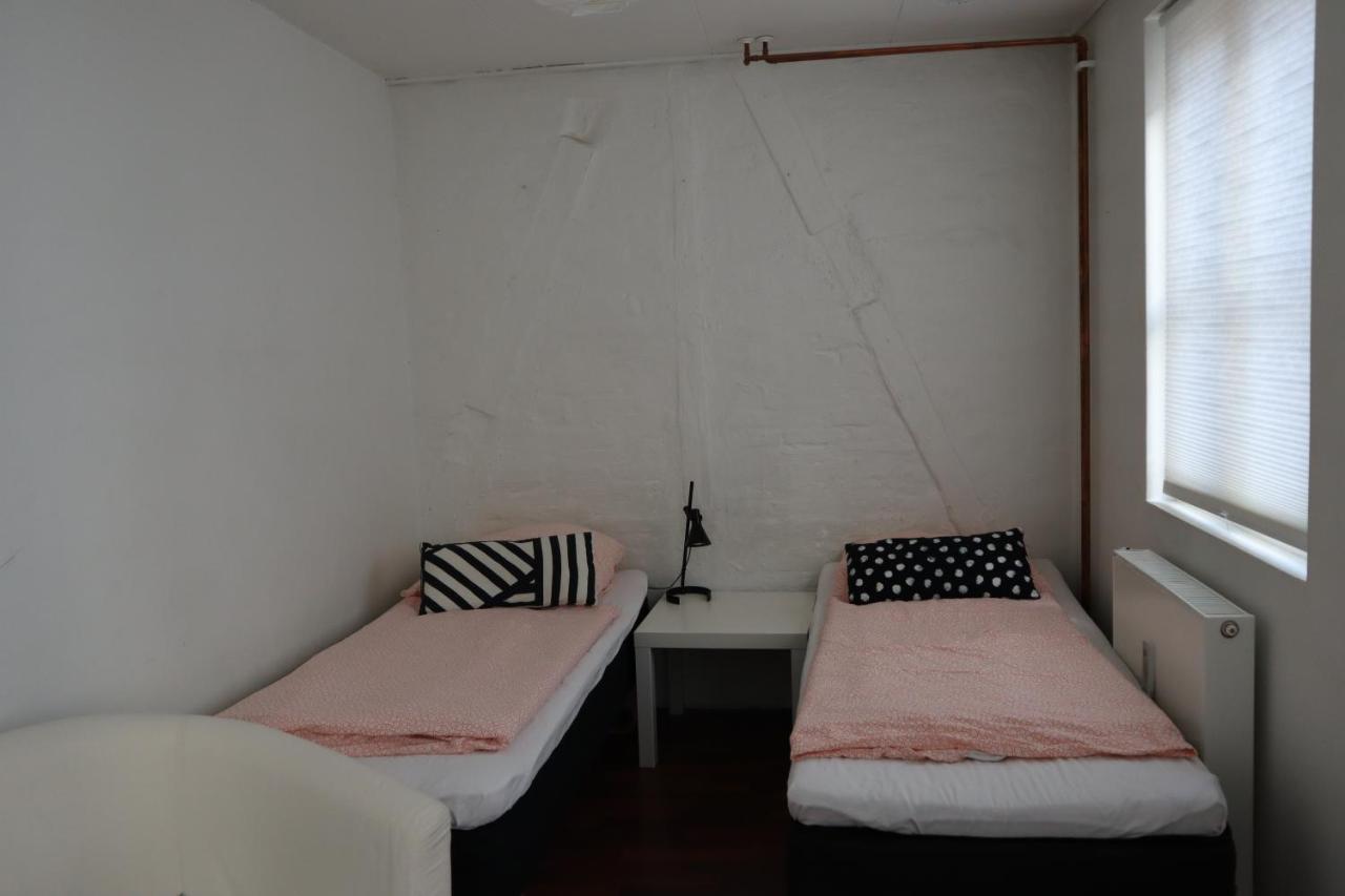 Rooms In Quiet Yellow Courtyard Apartment Kopenhagen Bagian luar foto