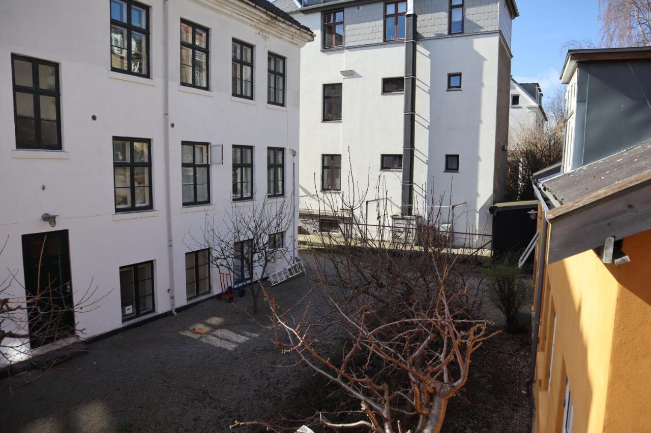 Rooms In Quiet Yellow Courtyard Apartment Kopenhagen Bagian luar foto